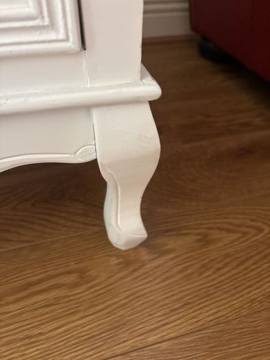 White display cabinet