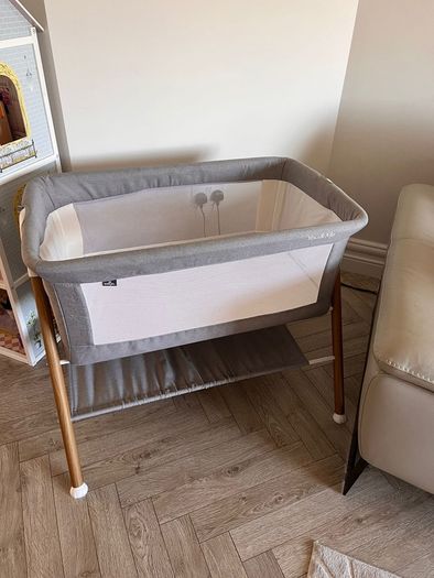baby crib
