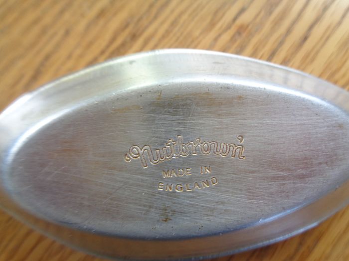 Vintage Nutbrown patty tins NOS, Vintage pastry tins for Sale