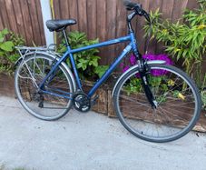Land Rover ATHABASCA LR3 21 inch frame 28 inch wheels 21 speed