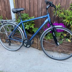 Land Rover ATHABASCA LR3 21 inch frame 28 inch wheels 21 speed