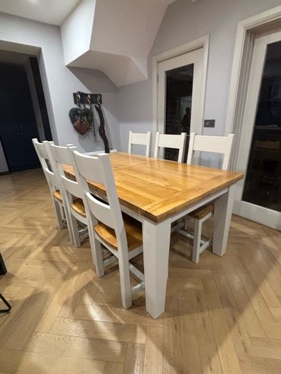 Solid Oak Extendable Dining Table & 6 Chairs - off white/cream