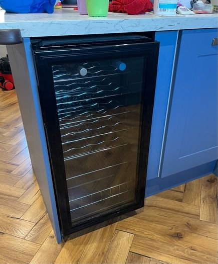 Wine / bar fridge