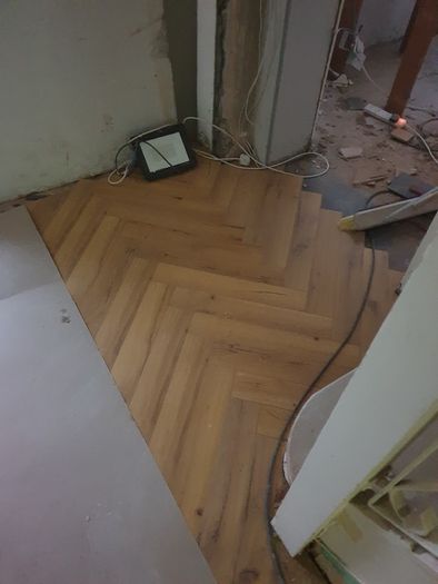 Laminate floor flooring  service