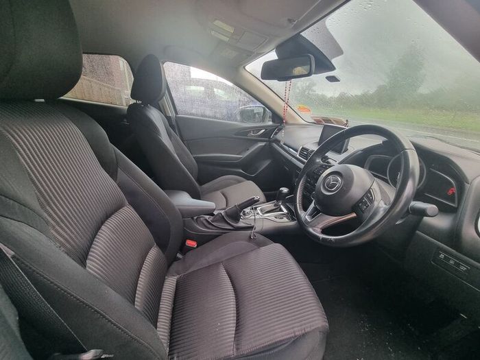 Mazda Mazda3 2015