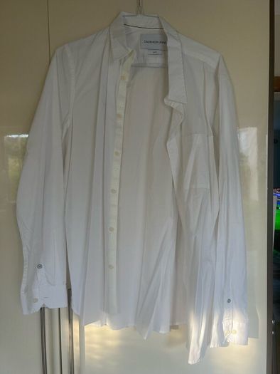 Calvin Klein gents shirt.. white.. slim fit