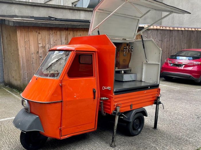 Food Truck - Piaggio Ape / Tuk Tuk
