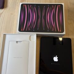 iPad Pro 11" M2 (4th Gen) 128GB Apple Pencil 2 ESR Keyboard Folio OtterBox Case - Full Bundle