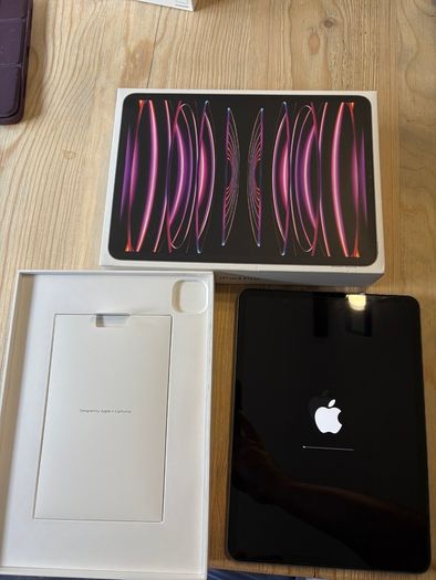 iPad Pro 11" M2 (4th Gen) 128GB Apple Pencil 2 ESR Keyboard Folio OtterBox Case - Full Bundle