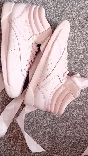 Reebok Hi Satin Bow Trainers