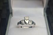 Traditional Irish Sterling 925 Silver Ladies Claddagh Ring