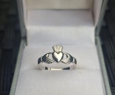 Traditional Irish Sterling 925 Silver Ladies Claddagh Ring