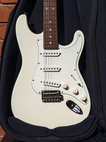 SUHR Classic S  Olympic White Stratocaster (Delivery available)