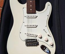 SUHR Classic S  Olympic White Stratocaster (Delivery available)