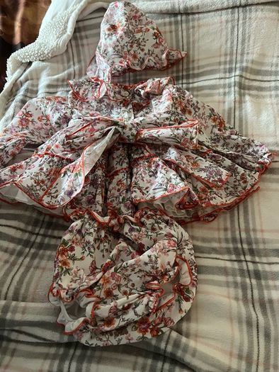 Girls stunning dress , hat , & pants 18/24 mths