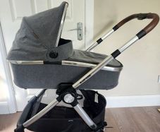 Maxi Cosi Adorra Luxe Travel System