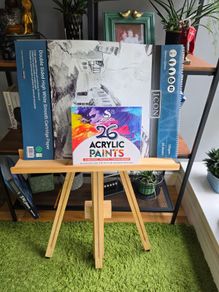 Art set .Easel, cartridge paper, acrylic paints