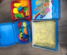 magic/kinetic sand