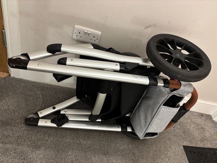 Cruz stroller and seat unit with its cover