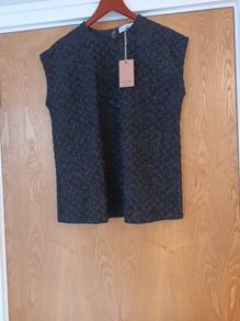 Gallery  Etoile Black Top.  S. Small - 12.  B.N.W.T.
