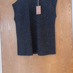 Gallery  Etoile Black Top.  S. Small - 12.  B.N.W.T.