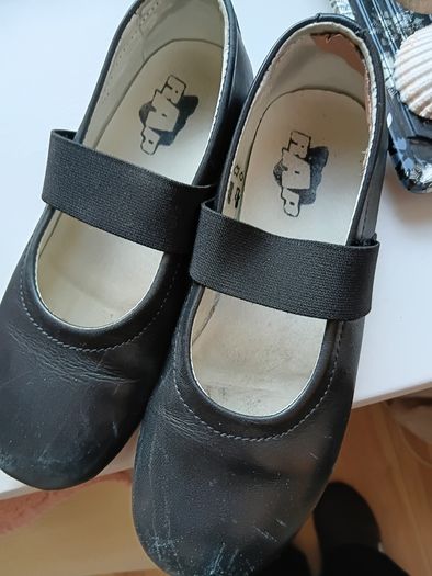 Girls shoes ideal.for school size 30