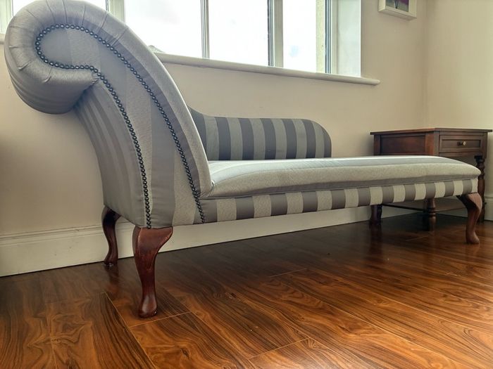 Chaise Lounge Grey/Silver