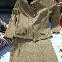 Women's suit