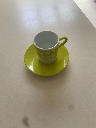 Espresso coffee cups & saucers x 3