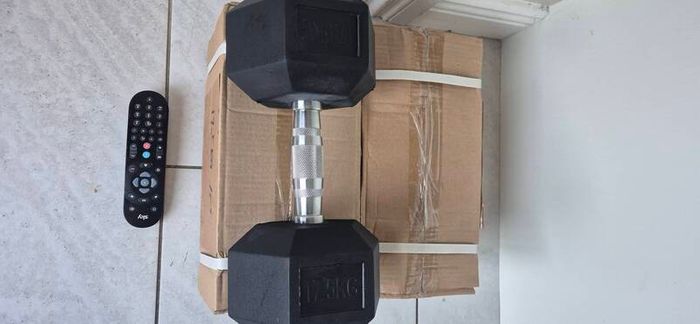 brand new 2x17.5kilo hex dumbbells