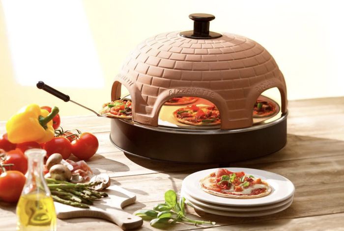 Pizza maker