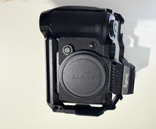 Lumix S5iix with cage