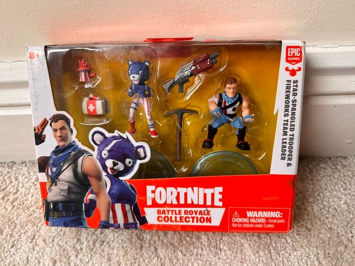 Fortnite Battle Royale Collection Star Spangled Trooper Fireworks Team Leader Damaged Box Please see photos