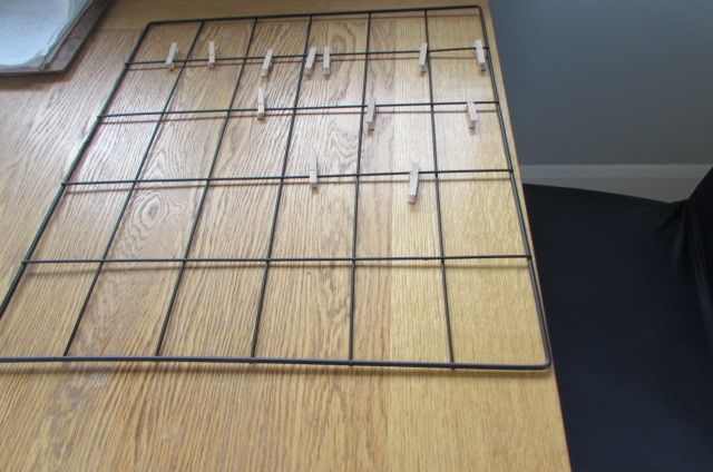 Black Metal Wall Grip with Wooden Pegs for Sale