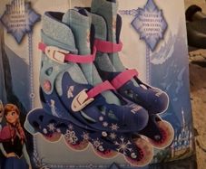 FROZEN roller skates