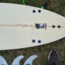 3 surfboards with fins, leash and bags Image 7