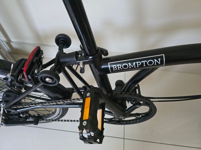 Brompton 2025 M6L (C Line Explore 6-Speed) Matte Black