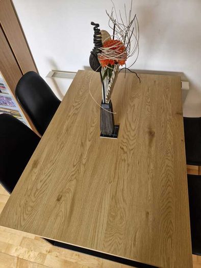 Modern Dining Table and Chair Set. Like New