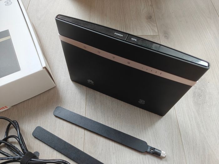 B525s-23a 4G router, fully unlocked