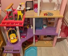 Barbie dreamhouse