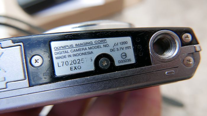 Olympus U1200 Digital Compact Camera 12MP (works well)