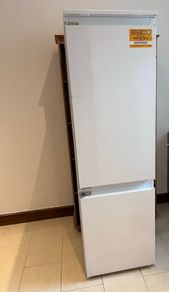 Integrated Whirlpool 6sense fridge freezer 70/30 Split