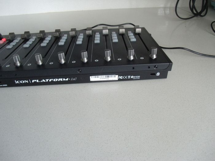 icon pro audio  Platform M+ Midi/audio DAW controller with motorized faders - As new