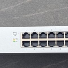 Unifi 24 port 240w  PoE Switch for Parts/repair