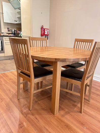 table and 4 chairs