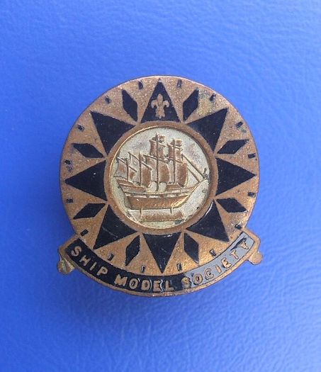 SHIP MODEL SOCIETY - a vintage membership badge (1950s). Scarce.