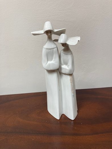 Lladro - Porcelain Figurine - Vintage - 2 Nuns