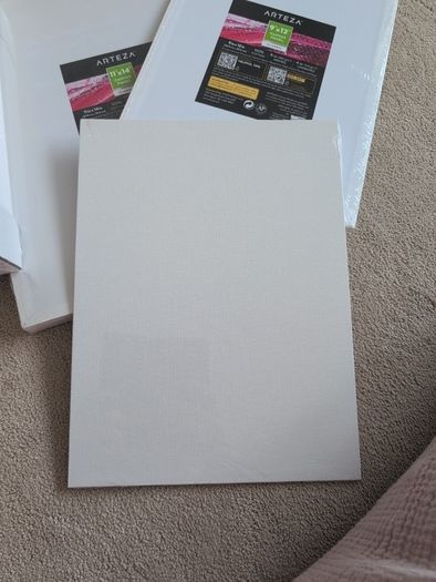 Bundle of canvas, white, arteza and crelando