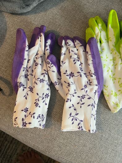 2 pair gardening gloves new