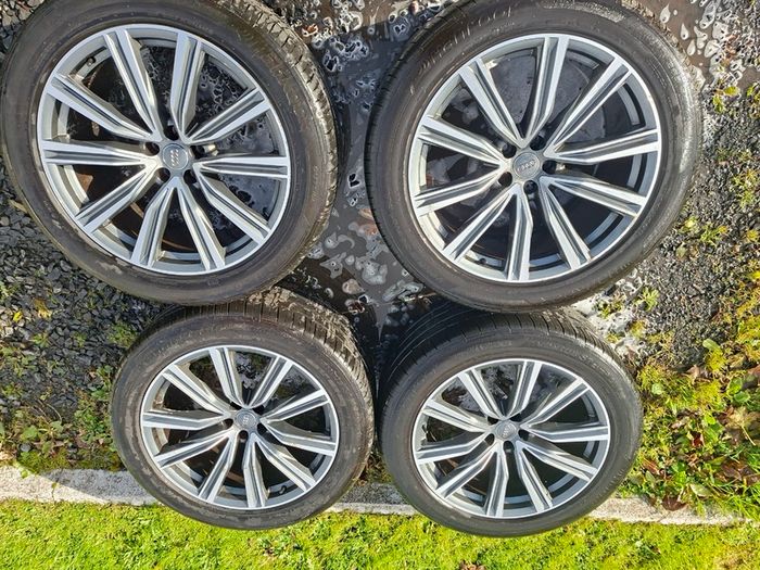 21" Genuine Audi Q8 S Line Alloys with tyres